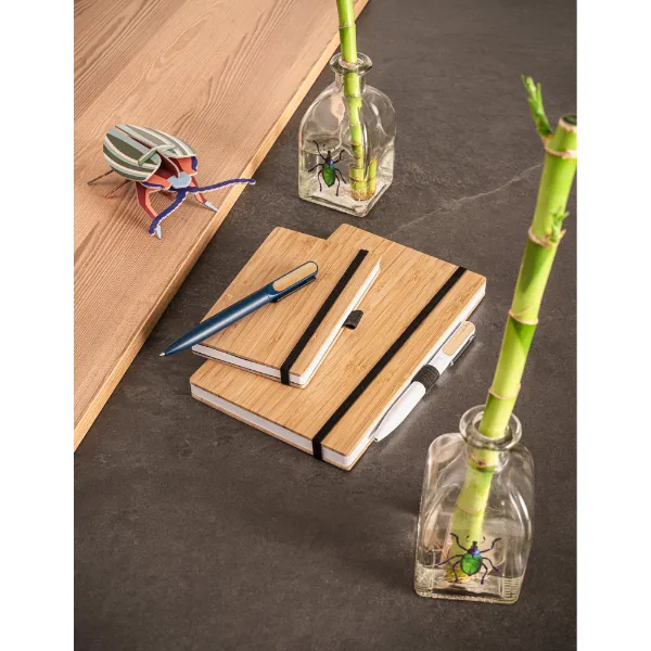 Caderno personalizado de bolso com capa de bambu e lombada em PET reciclado