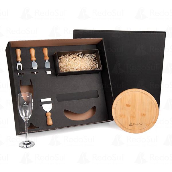 RD 7090025-KIT Queijo Personalizado com tábua e taça de champagne | Bento-Goncalves-RS